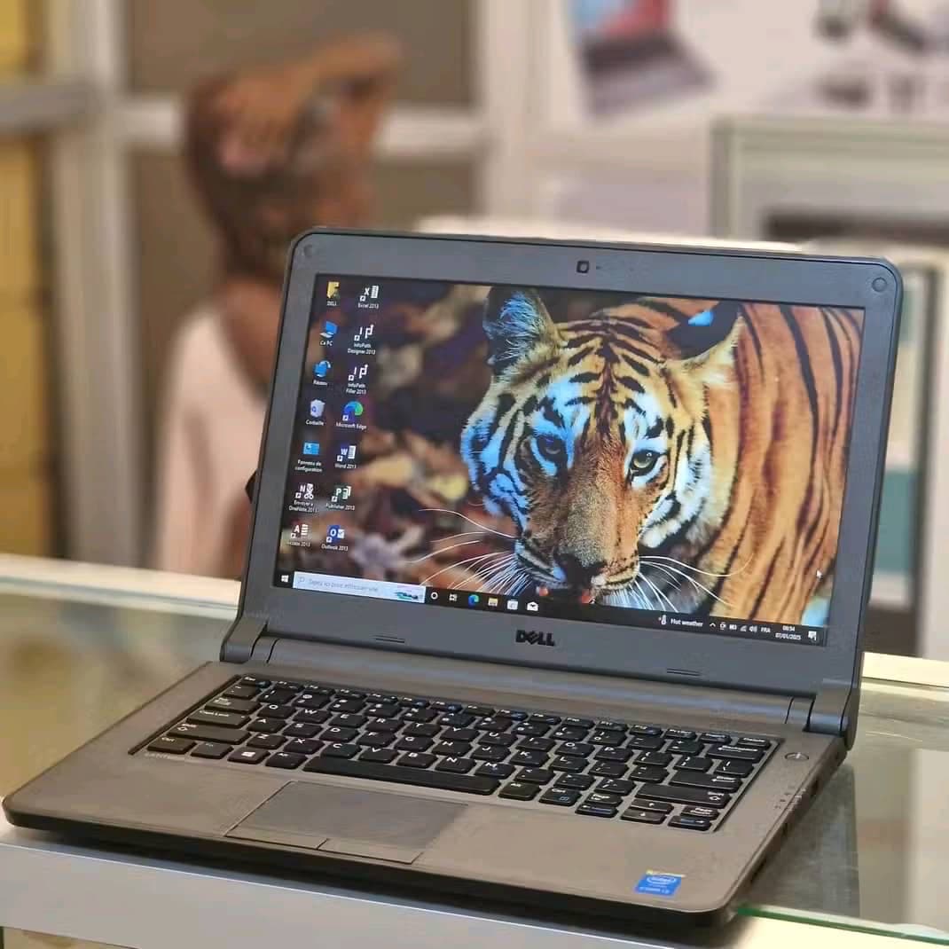 Dell Latitude 3340 – Ultra Slim Core i3, 500 Go HDD / 4 Go RAM