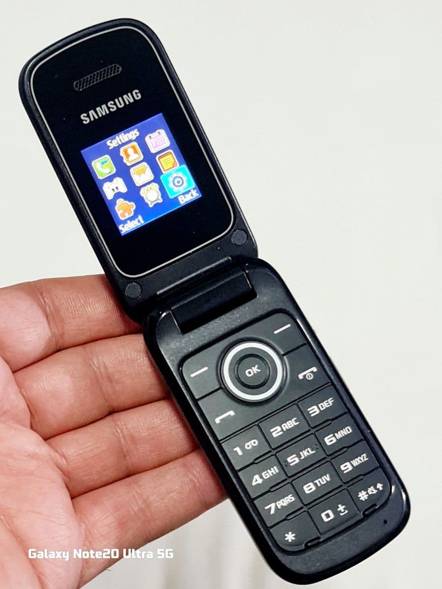 SAMSUNG GT-E 1190 FLip