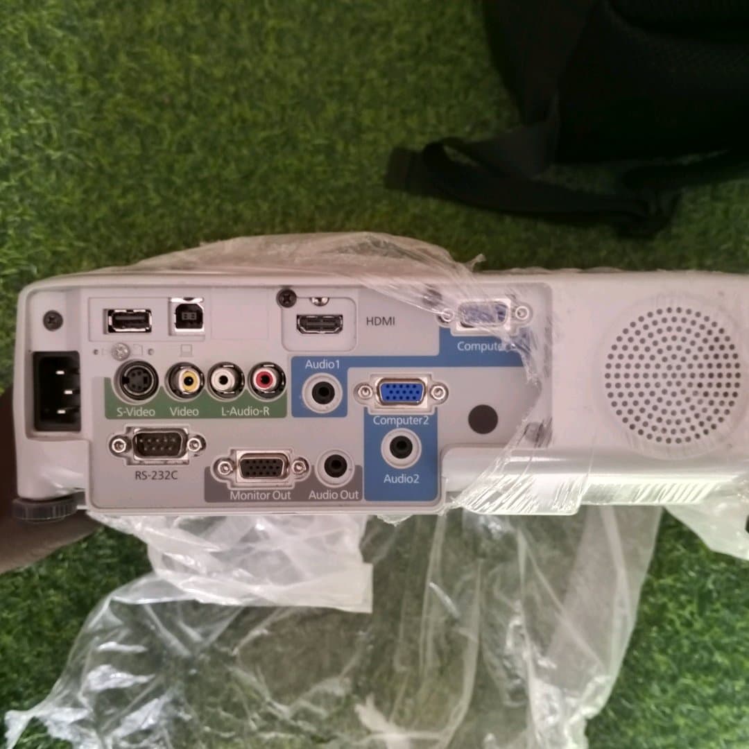 Vidéo projecteur EPSON EB-X49 3LCD XGA 3600 Lumens – vignette 2